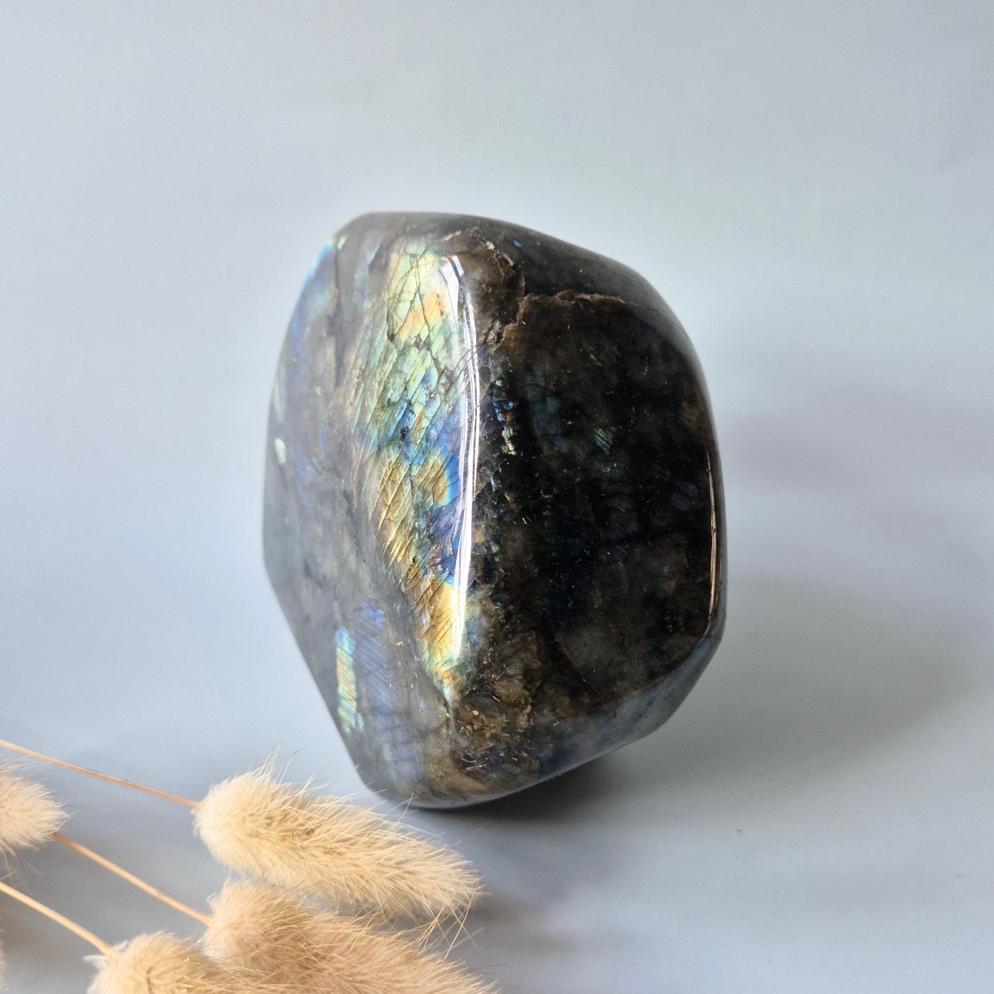Gemstone Purple Labradorite Heart Palm Stone – Intuition, Protection &amp; Mystical Power