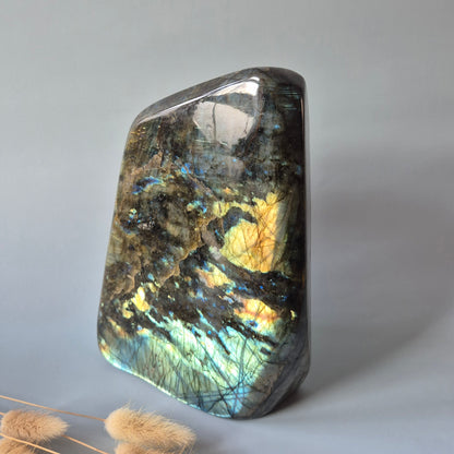 Gemstone Purple Labradorite Heart Palm Stone – Intuition, Protection &amp; Mystical Power