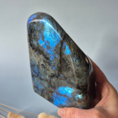 Gemstone Purple Labradorite Heart Palm Stone – Intuition, Protection &amp; Mystical Power