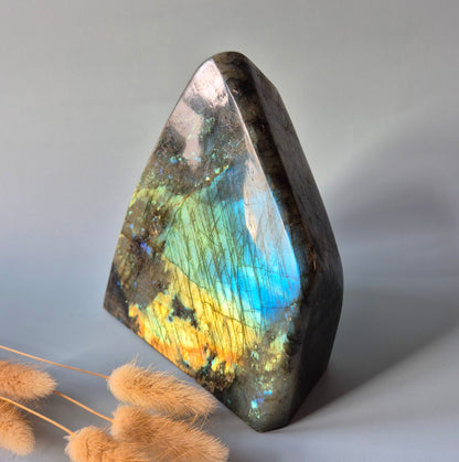 Gemstone Purple Labradorite Heart Palm Stone – Intuition, Protection &amp; Mystical Power