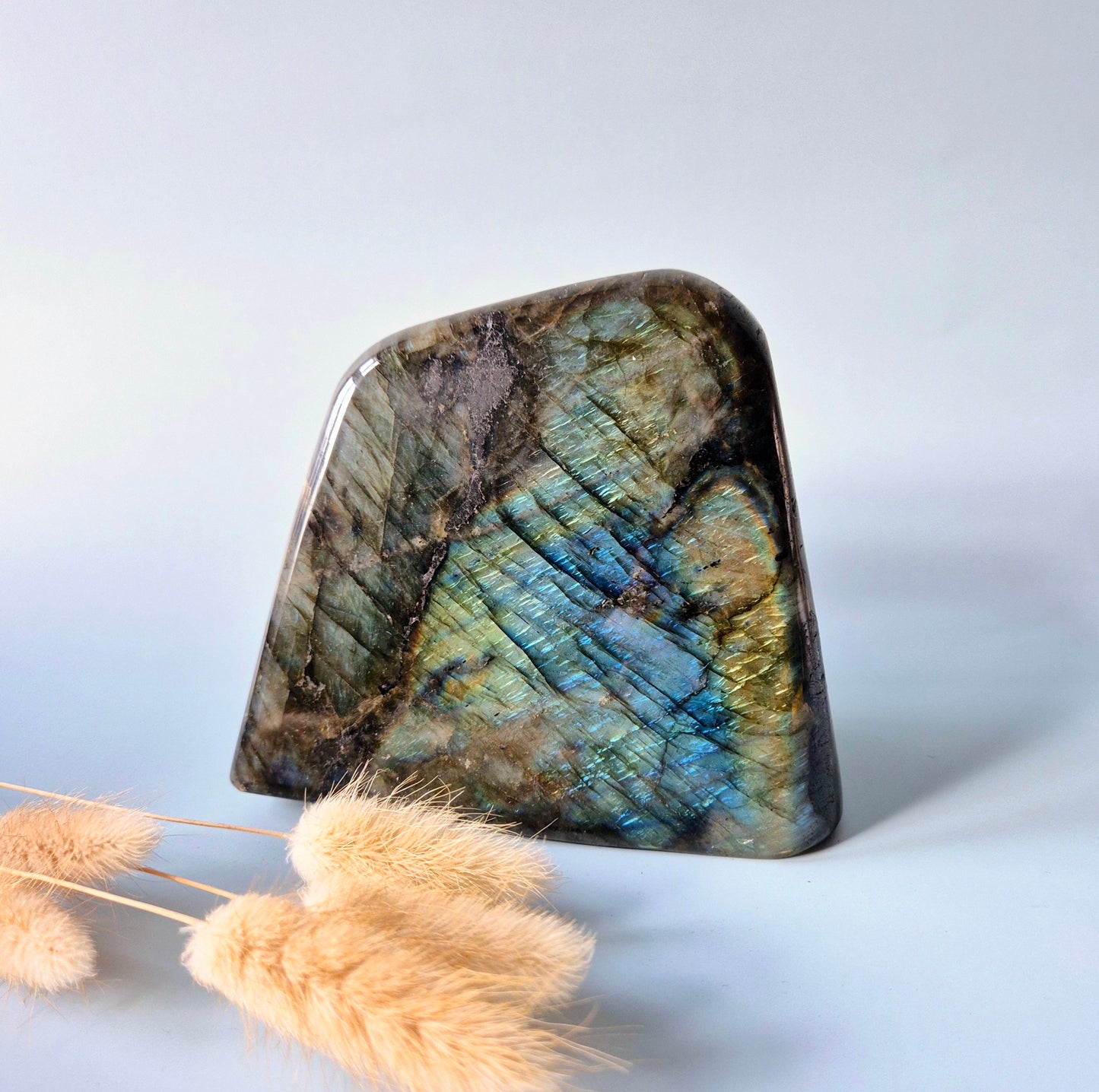 Gemstone Purple Labradorite Heart Palm Stone – Intuition, Protection &amp; Mystical Power