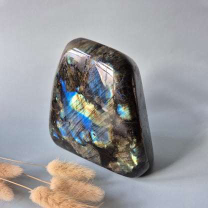 Gemstone Purple Labradorite Heart Palm Stone – Intuition, Protection &amp; Mystical Power