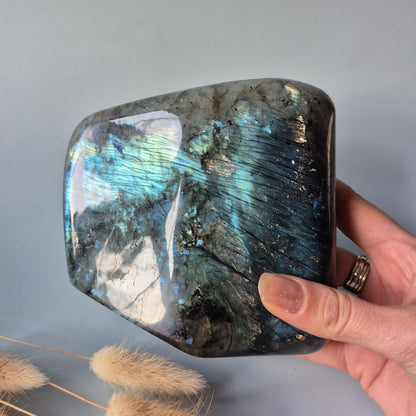 XXL Labradoriet Freeform van 1600g – Intense Flash & Spirituele Bescherming