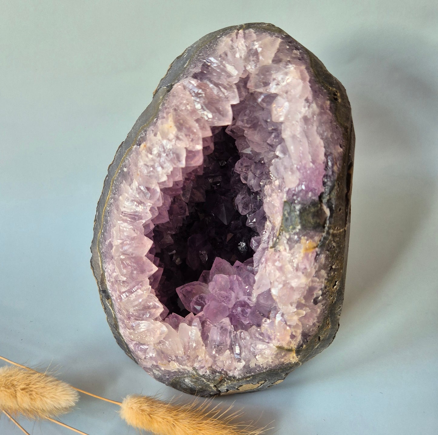 Edelsteen Gepolijste Amethist Geode van 2770 gram – Spirituele Eyecatcher met Krachtige Energie