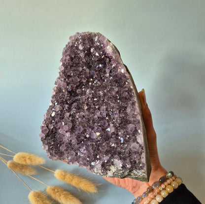 Edelsteen Gepolijste Amethist Geode van 1400 gram – Spirituele Eyecatcher met Krachtige Energie
