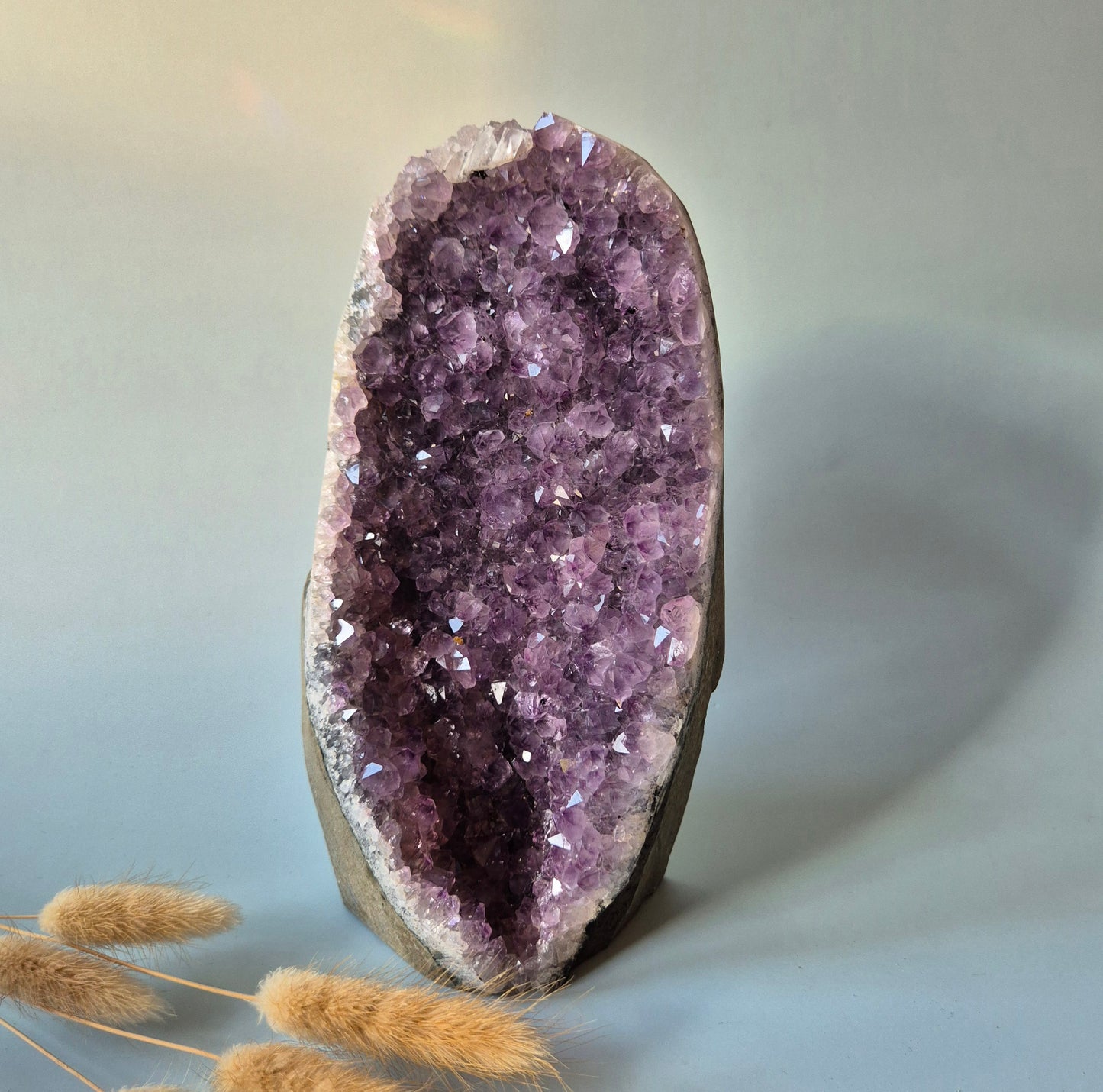 Edelsteen Gepolijste Amethist Geode van 1475 gram – Spirituele Eyecatcher met Krachtige Energie