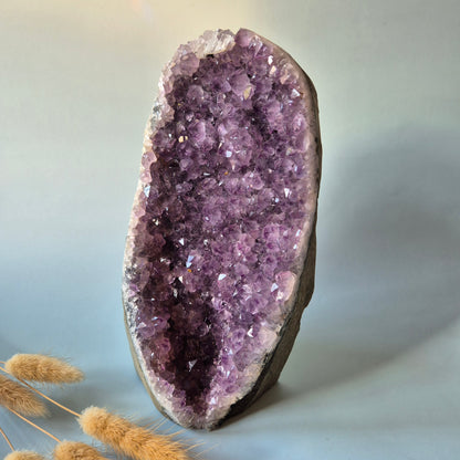 Edelsteen Gepolijste Amethist Geode van 1475 gram – Spirituele Eyecatcher met Krachtige Energie
