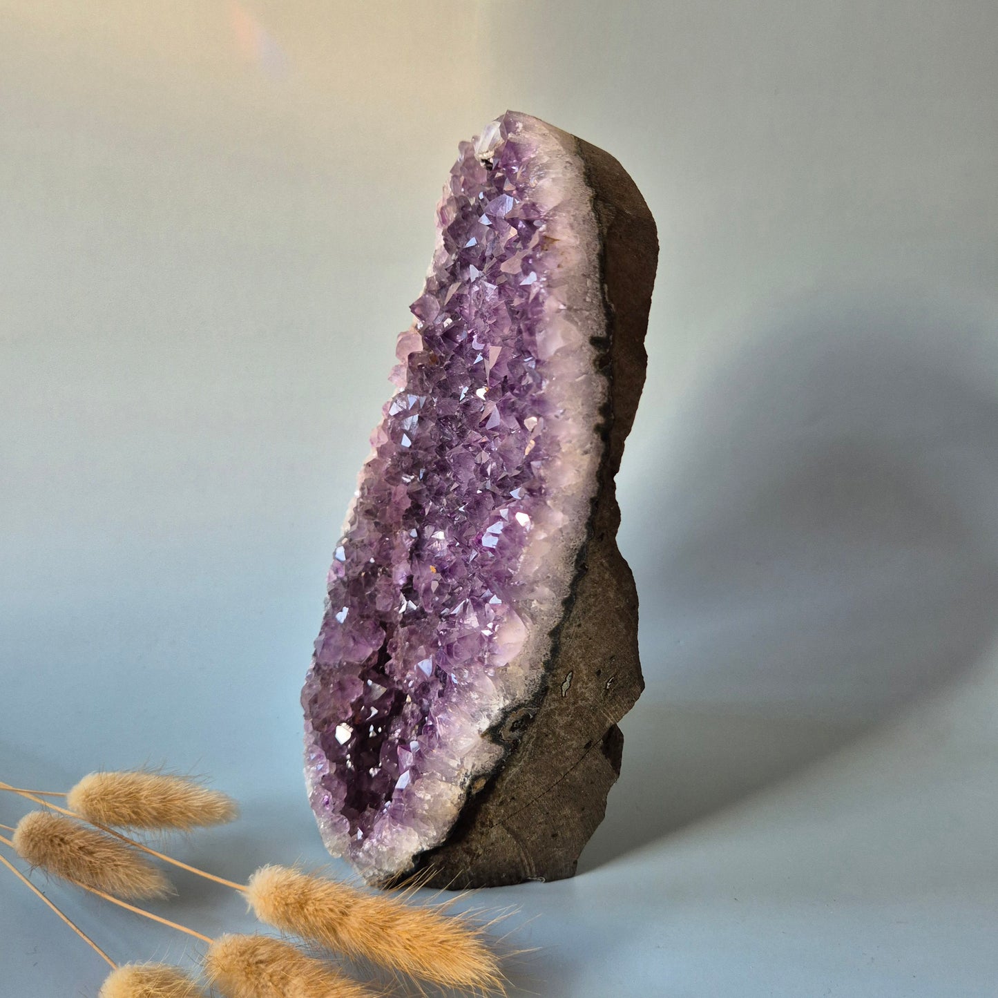 Edelsteen Gepolijste Amethist Geode van 1475 gram – Spirituele Eyecatcher met Krachtige Energie