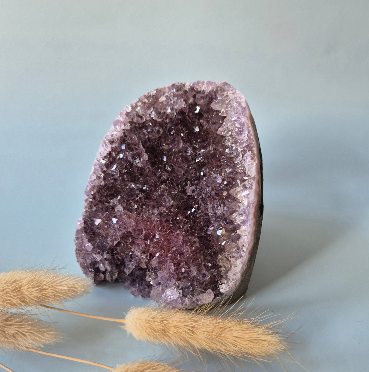 Edelsteen Gepolijste Amethist Geode van 736 gram – Spirituele Eyecatcher met Krachtige Energie
