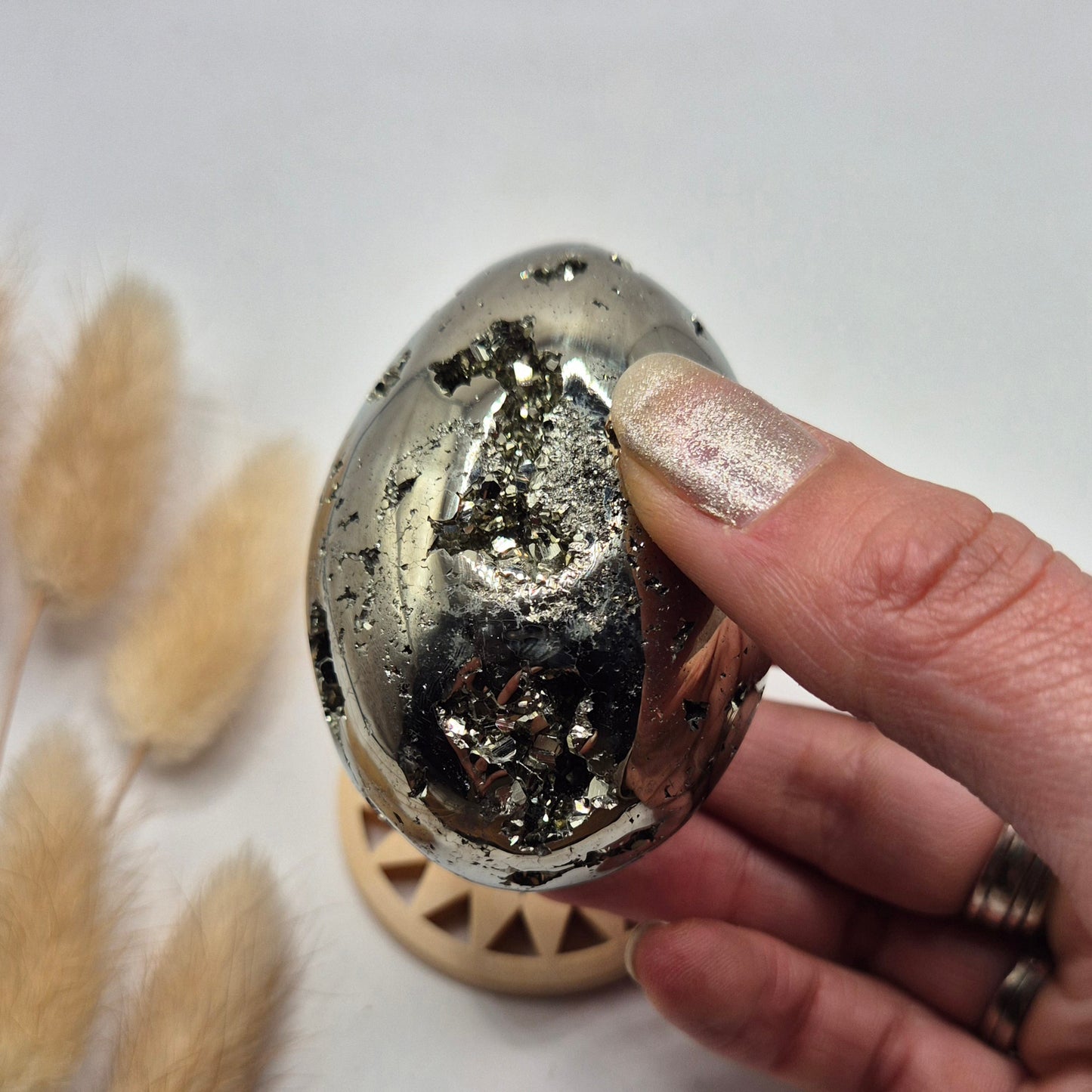 Edelsteen Bol Pyriet 40-50 mm – Hoge Kwaliteit met Druzy Kristallen