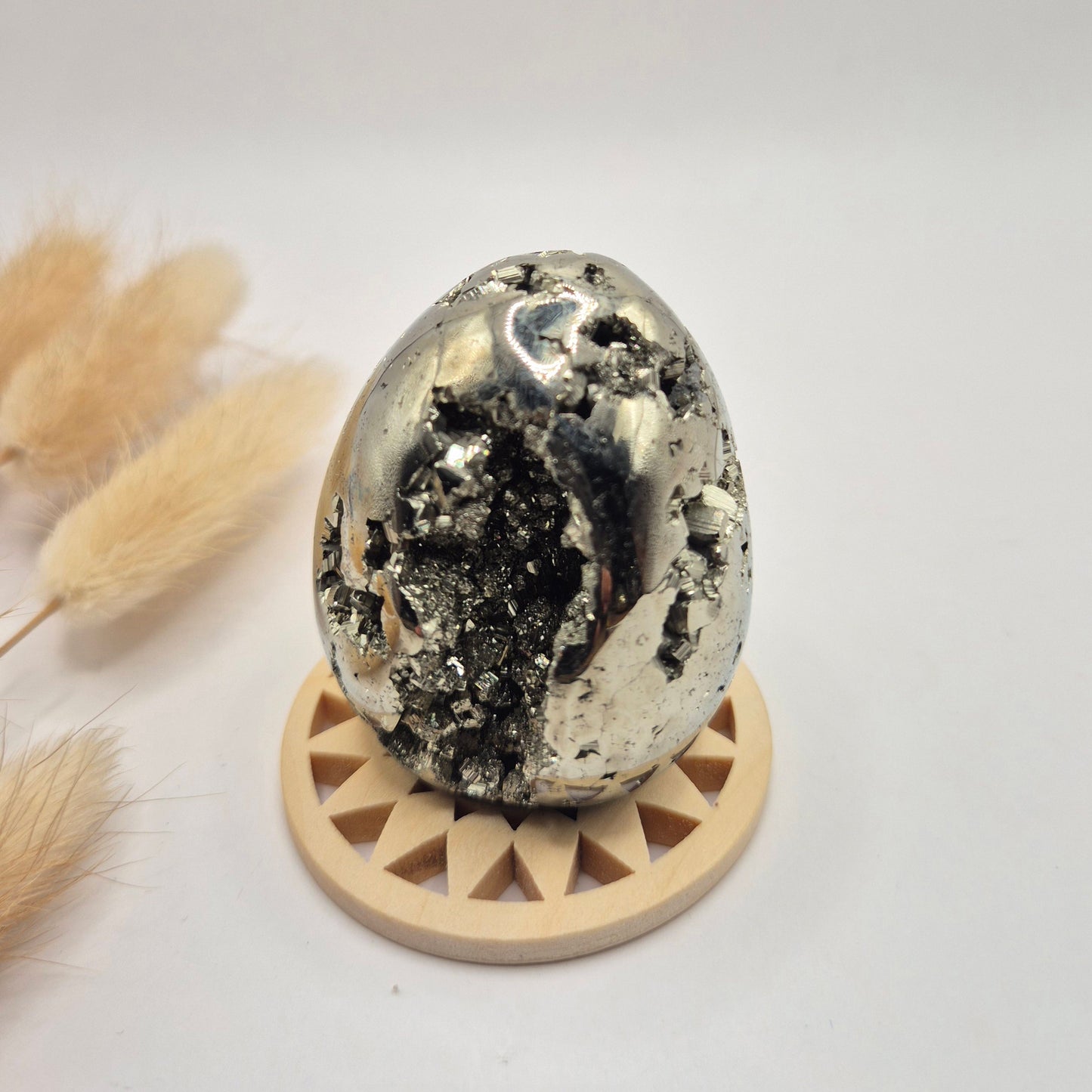 Edelsteen Bol Pyriet 40-50 mm – Hoge Kwaliteit met Druzy Kristallen