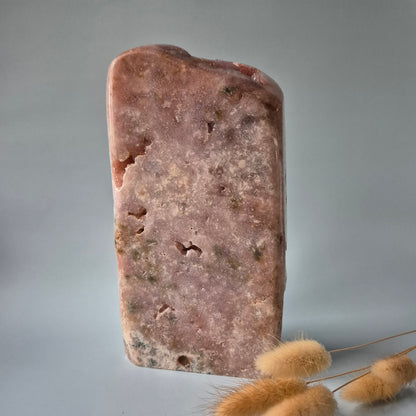 XXL Edelsteen Druzy Pink Amethist Geode Freeform van 3675 gram Statement Piece