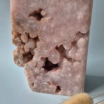 XXL Edelsteen Druzy Pink Amethist Geode Freeform van 3675 gram Statement Piece