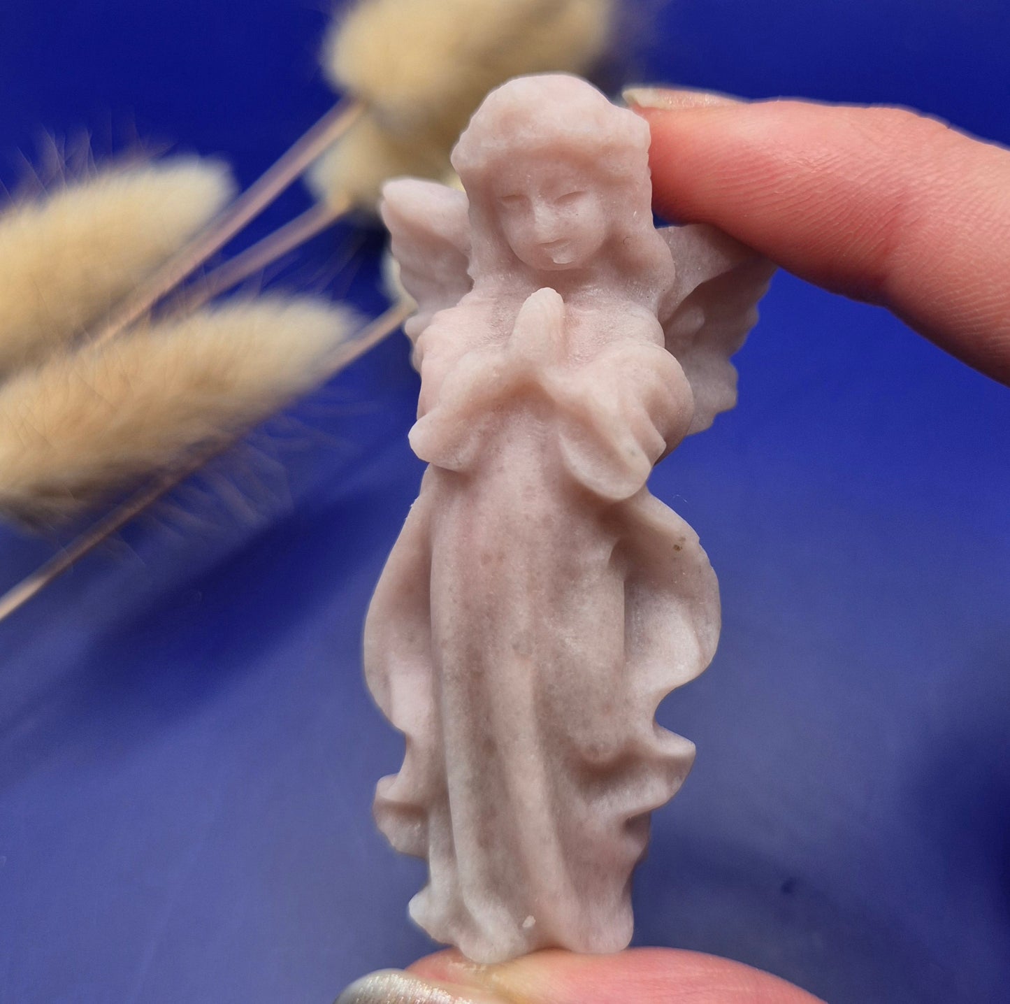 Edelsteen Engelen Carving Pink Opal – ca 6 cm | Bescherming & Rust