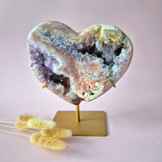 XL Edelsteen Druzy Pink Amethyst Hart – Hoge Kwaliteit ±1570g | incl. metalen standaard | uniek stuk Roze Amethist