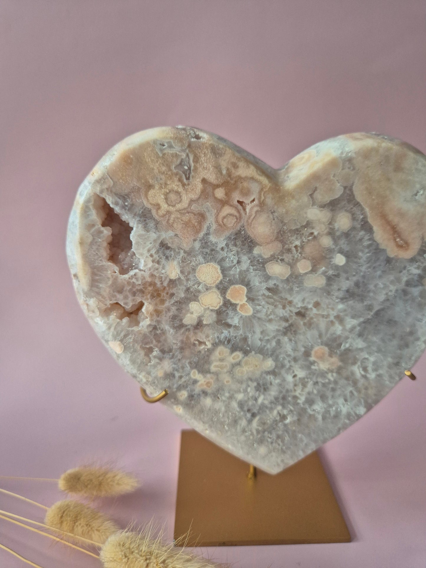 XL Edelsteen Druzy Pink Amethyst Hart – Hoge Kwaliteit ±1345g | incl. metalen standaard | uniek stuk Roze Amethist