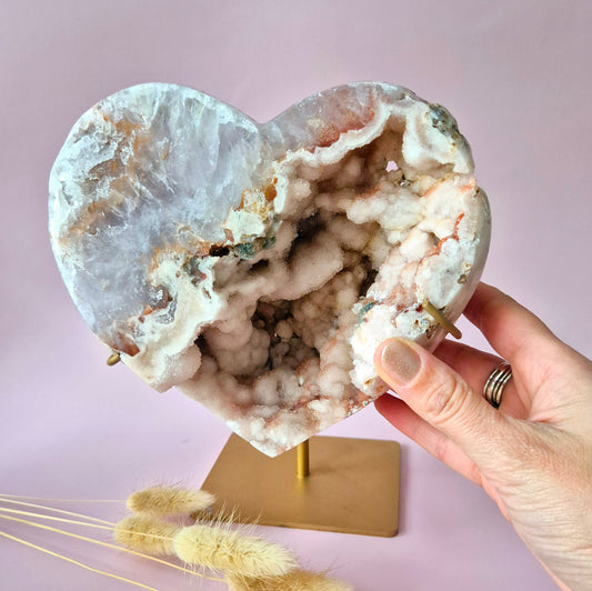 XL Edelsteen Druzy Pink Amethyst Hart – Hoge Kwaliteit ±1470g | incl. metalen standaard | uniek stuk Roze Amethist