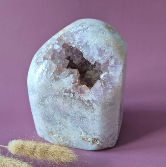 XL Edelsteen Druzy Pink Amethist Geode Freeform van 1840 gram Statement Piece