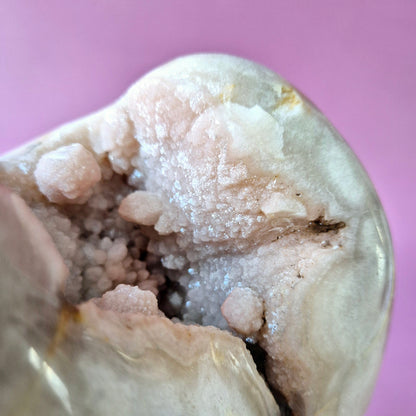 XL Edelsteen Druzy Pink Amethist Geode Freeform van 1666 gram Statement Piece