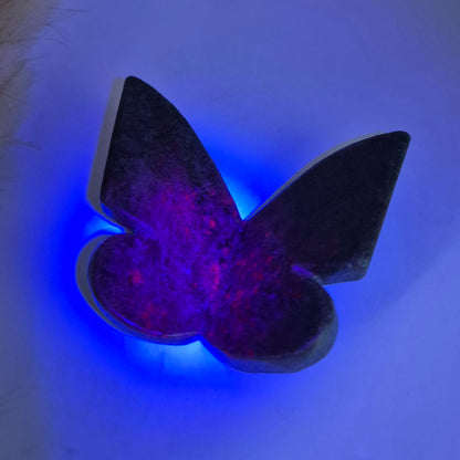 Edelsteen Vlinder  6x5 cm – Ruby in Fuchsite (UV reactief)