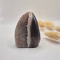 Druzy Grauer Achat - Tropfenförmiger stehender Edelsteinkristall - Nr. 12. 86 Gramm