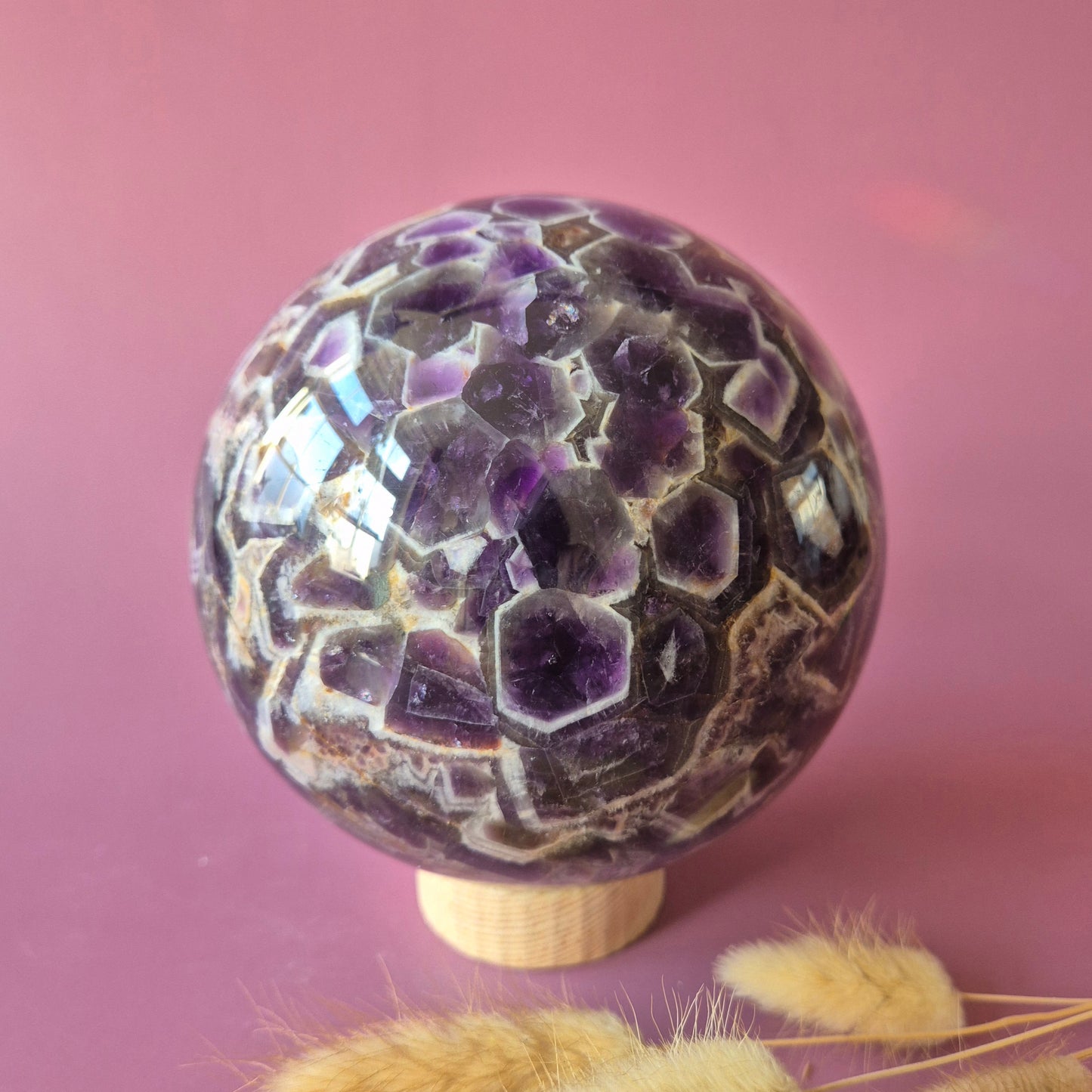 Kristallen Edelsteen Bol Unieke Dream Amethist sphere 130mm 2800g (Chevron amethyst)