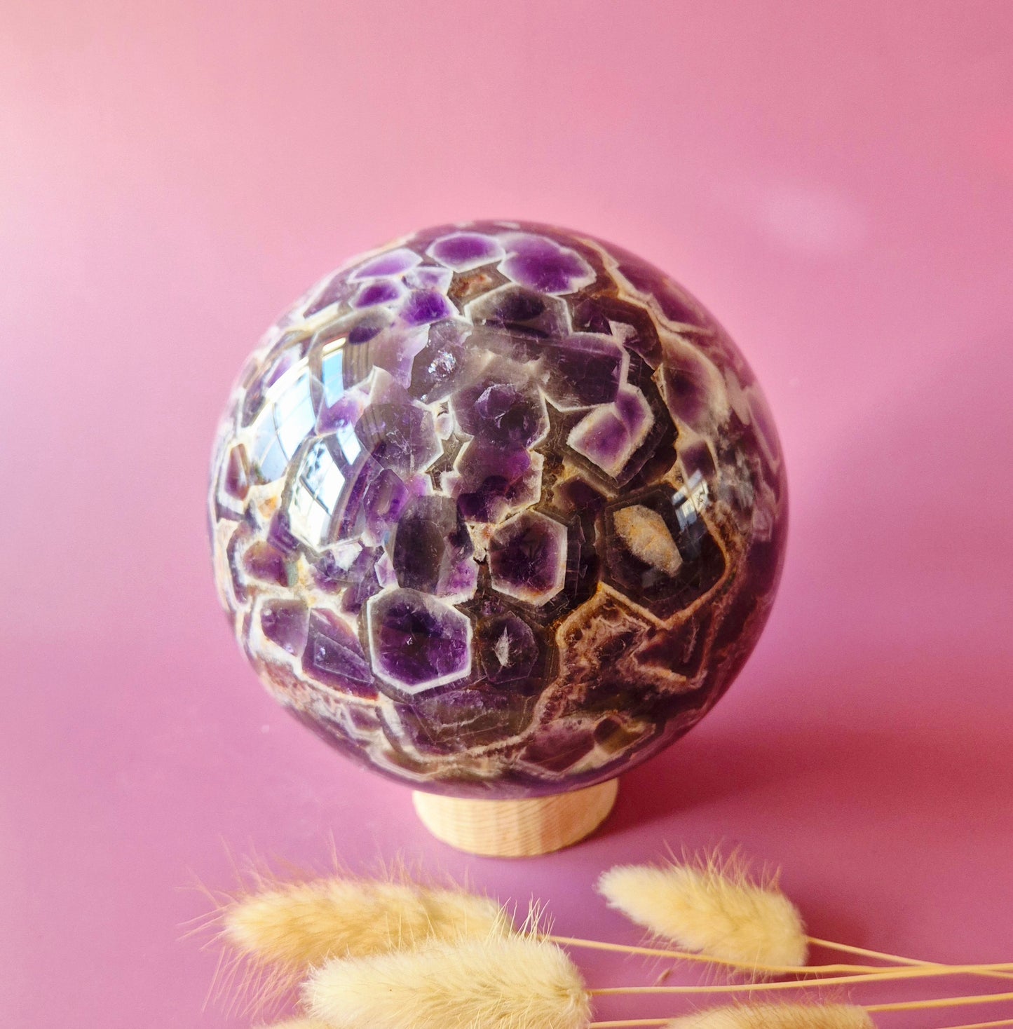 Kristallen Edelsteen Bol Unieke Dream Amethist sphere 130mm 2800g (Chevron amethyst)