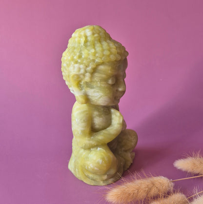 Serpentijn Boeddha – Handgesneden Meditatiebeeld van Edelsteen (±15 cm)