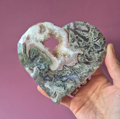 Edelstein Druzy Moosachat Herz auf Metallständer – Nr. 93 230 Gramm