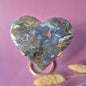 Edelstein Druzy Moosachat Herz auf Metallständer – Nr. 93 230 Gramm