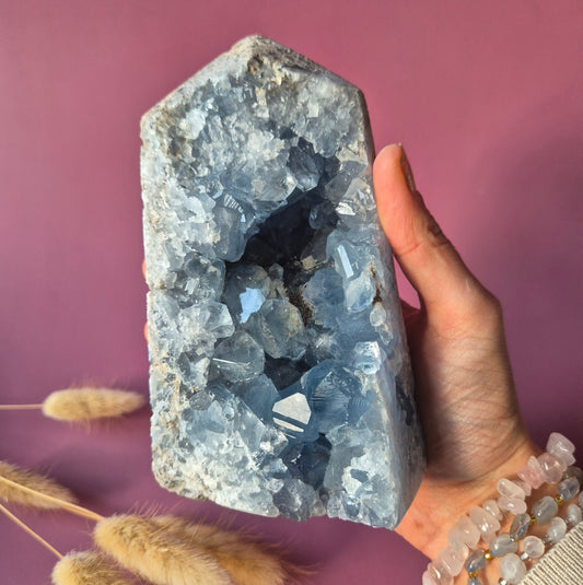 Celestien Geode Toren – 1328 g | Rust, helderheid & engelenenergie Ruwe Edelsteen