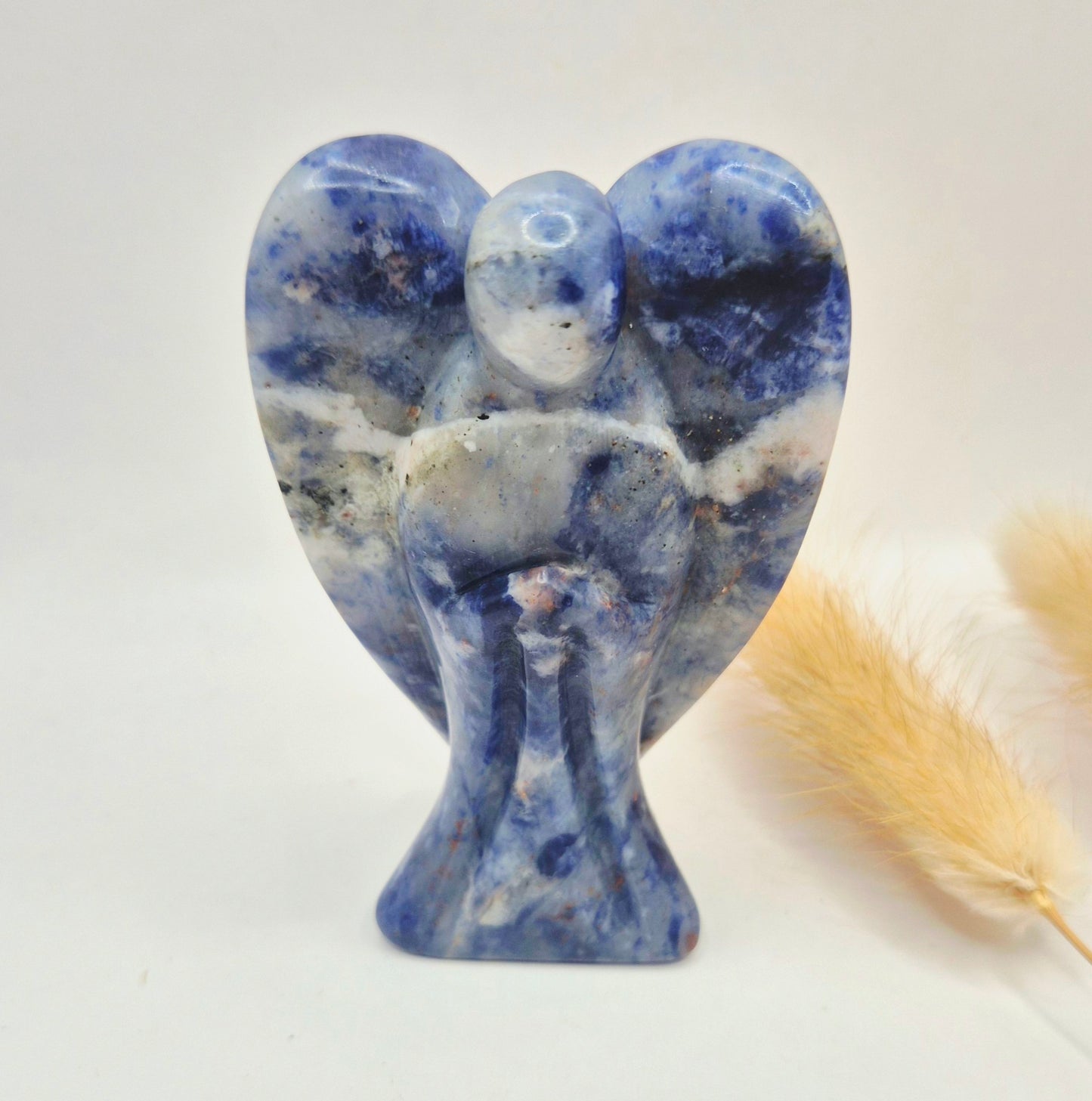Sodaliet Engel – Handgesneden Edelsteen Beeldje (8 cm)