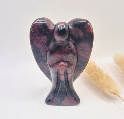 Garnet Engel – Handgesneden Edelsteen Beeldje (8 cm)