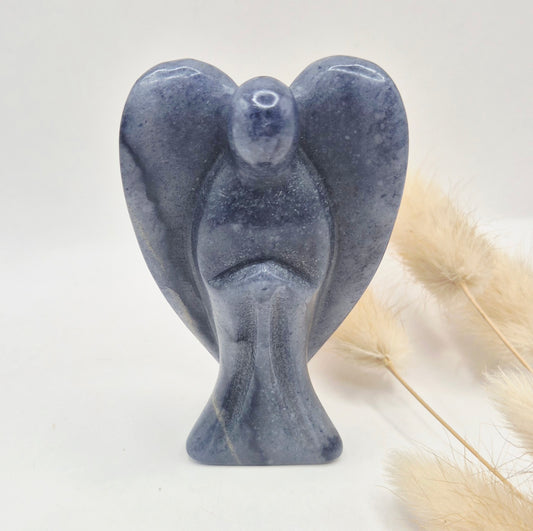 Blauwe Aventurijn Engel – Handgesneden Edelsteen Beeldje (8 cm)