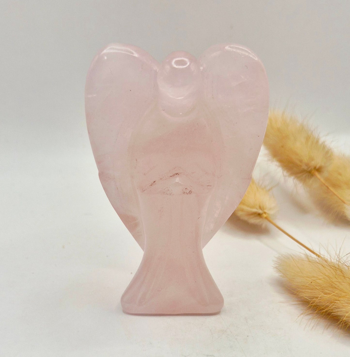 Rozenkwarts Engel – Handgesneden Edelsteen Beeldje (8 cm)