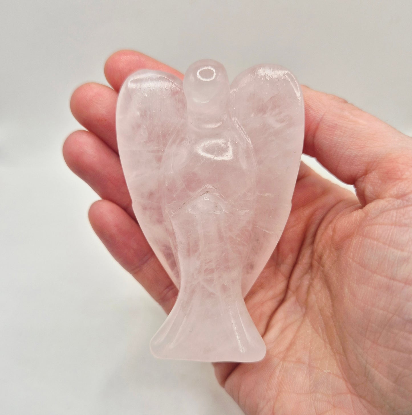 Rozenkwarts Engel – Handgesneden Edelsteen Beeldje (8 cm)