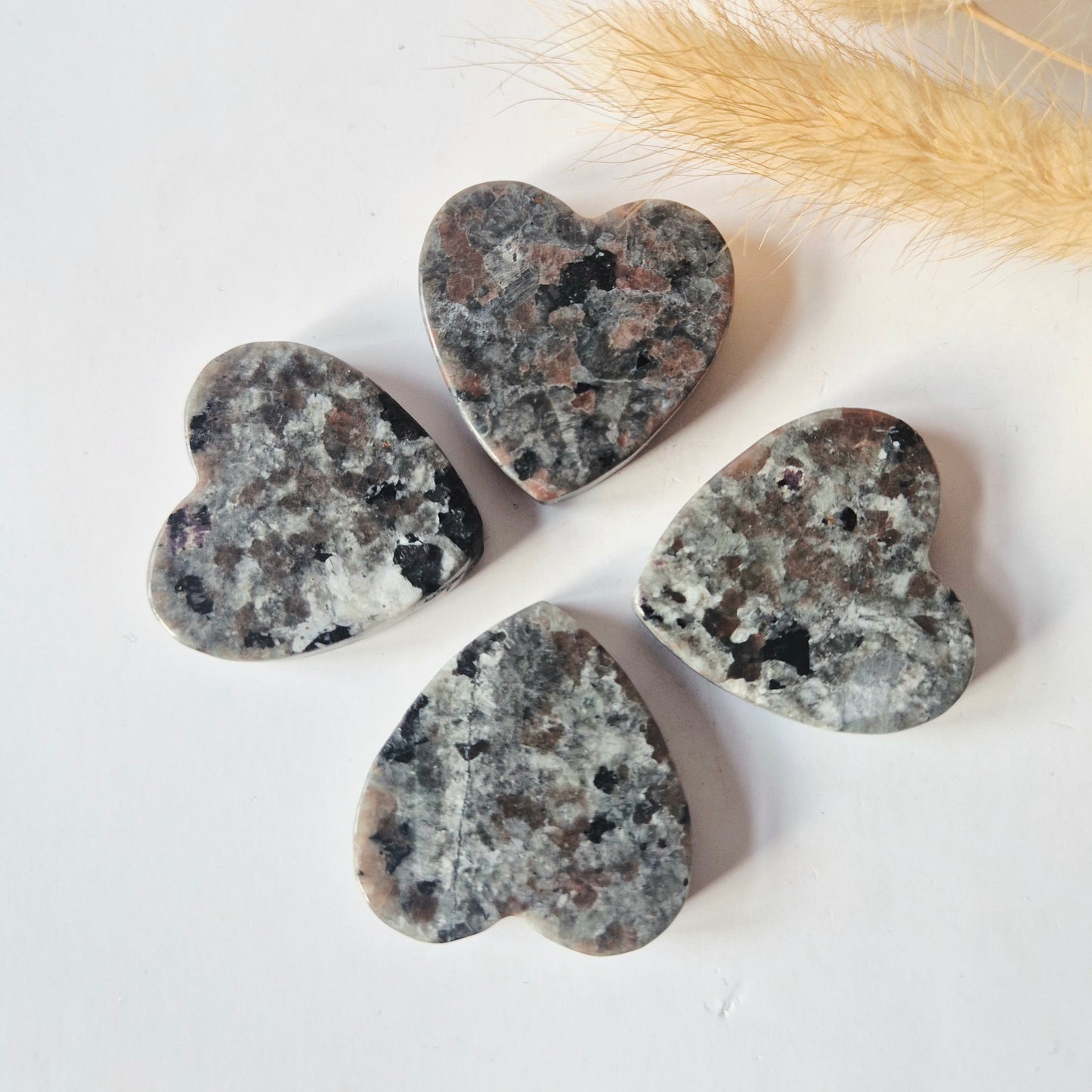 Edelsteen Hartje Zaksteen 3-4cm – Yooperlite (UV reactief)