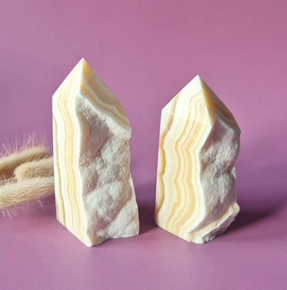 Gele Onyx Toren met Ruwe Zijkant (150–250 g)