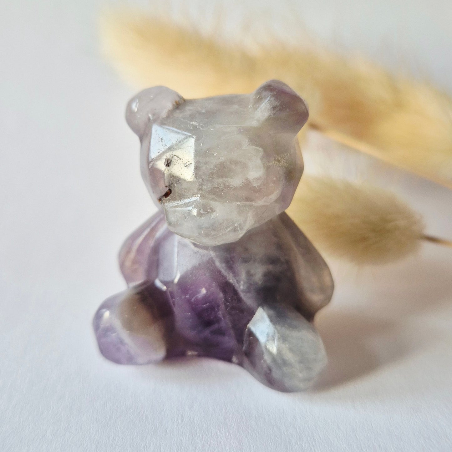 Edelsteen Facet Beer 4cm Crystal Carving – Dream Amethist
