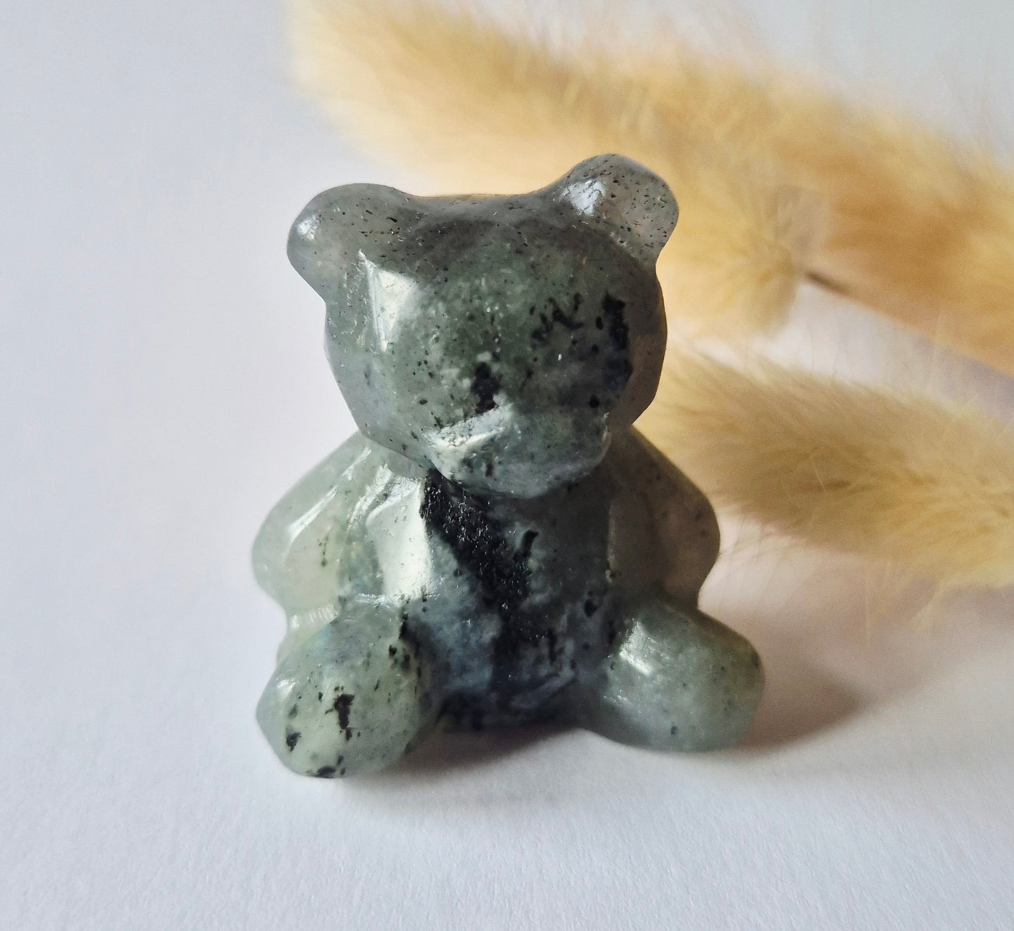 Edelsteen Facet Beer 4cm Crystal Carving – Labradoriet