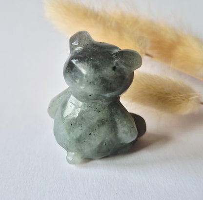 Edelsteen Facet Beer 4cm Crystal Carving – Labradoriet