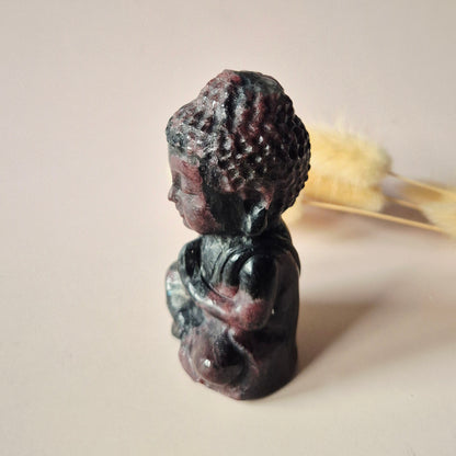 Garnet Edelsteen Buddha – 8 cm (granaat)