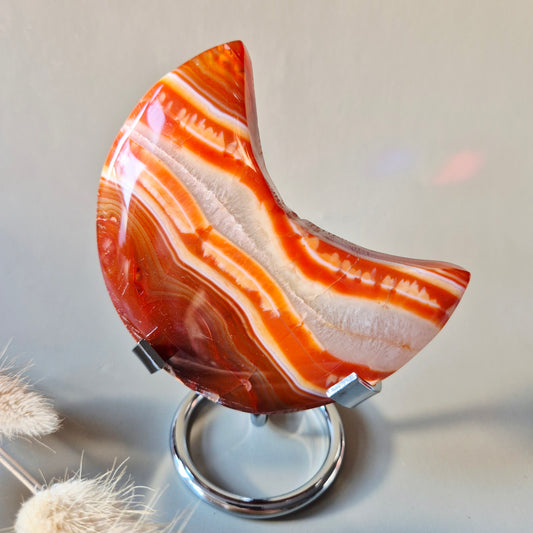 Edelsteen Carneool Maan op Standaard – 86 mm – 172 g