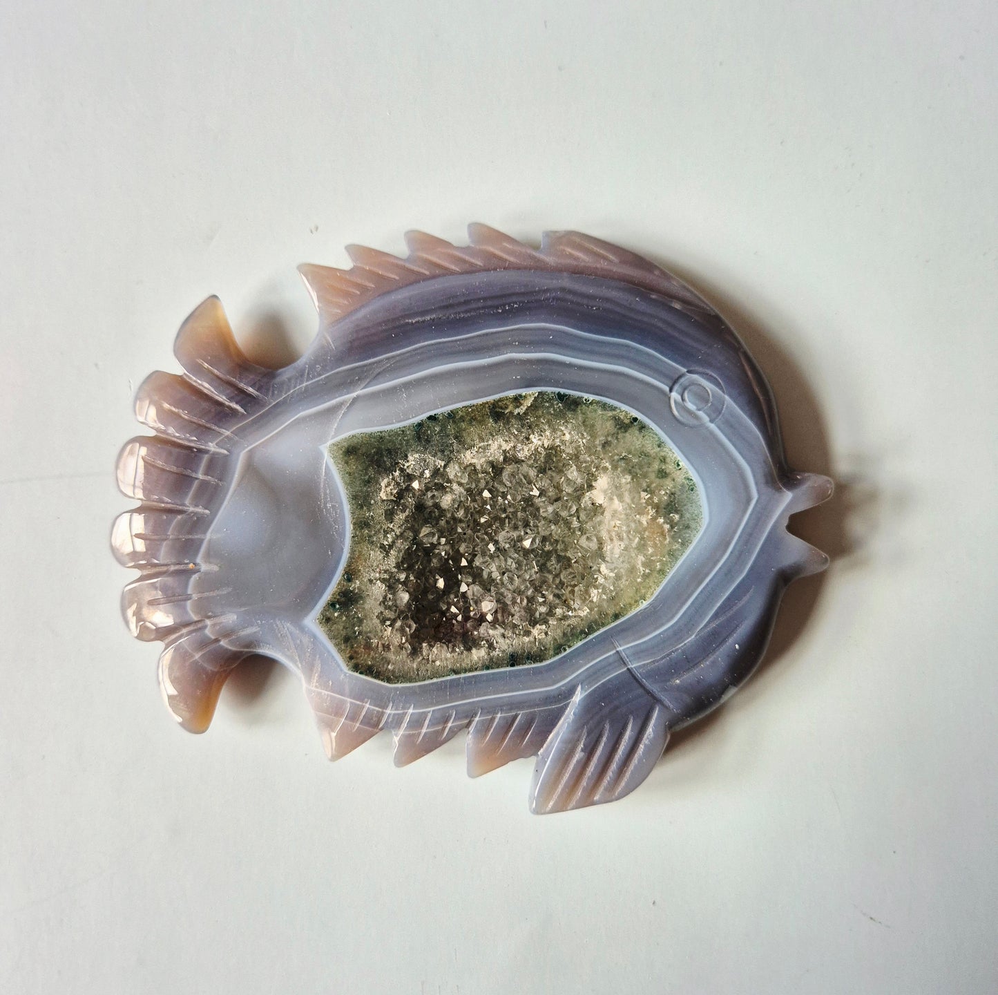 Grijze Druzy Agaat Vis Carving  13 x 10,8 cm | 262 gram