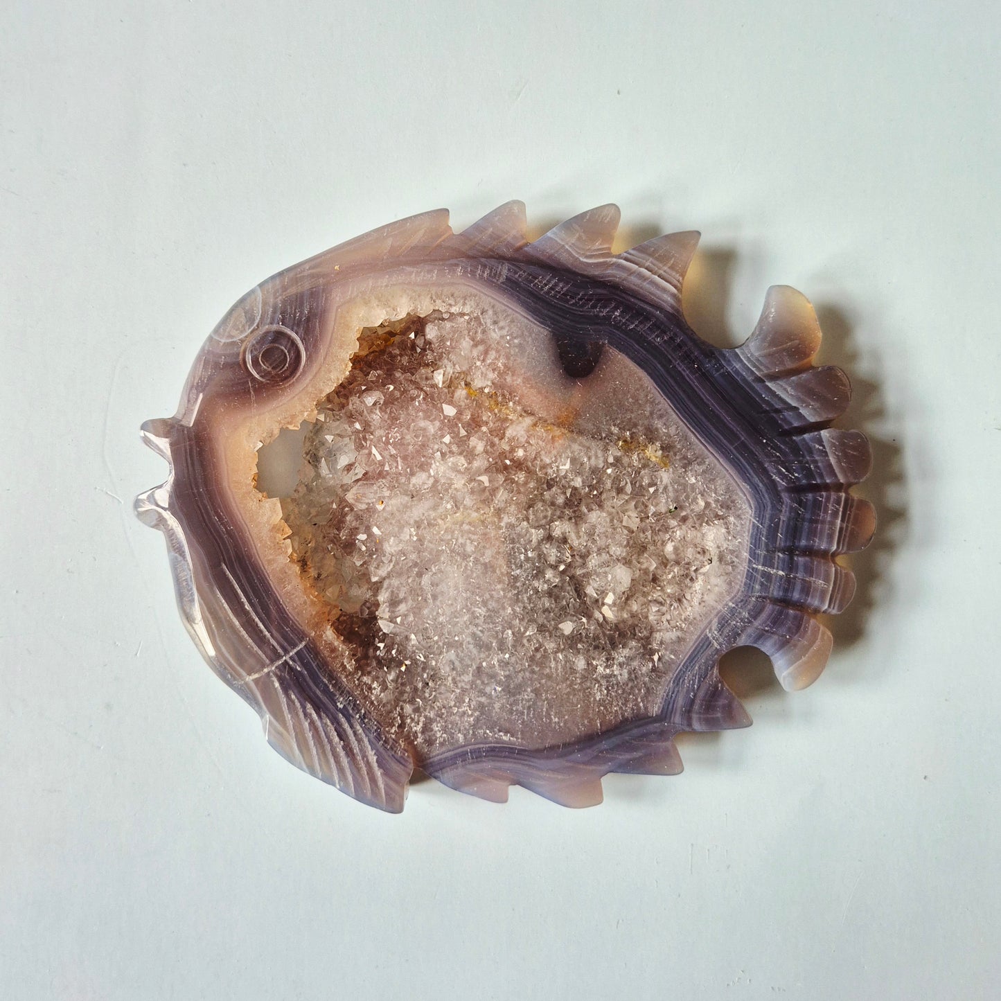 Grijze Druzy Agaat Vis Carving  13,4 x 11,2 cm | 277 gram