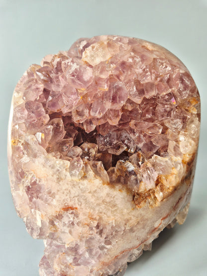 XXL Edelsteen Druzy Pink Amethist Geode Freeform van 3180 gram Statement Piece