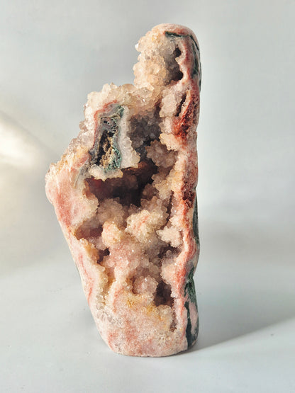 XXL Edelsteen Druzy Pink Amethist Geode Freeform van 2150 gram Statement Piece