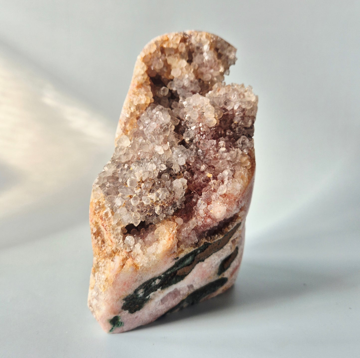 XXL Edelsteen Druzy Pink Amethist Geode Freeform van 2150 gram Statement Piece