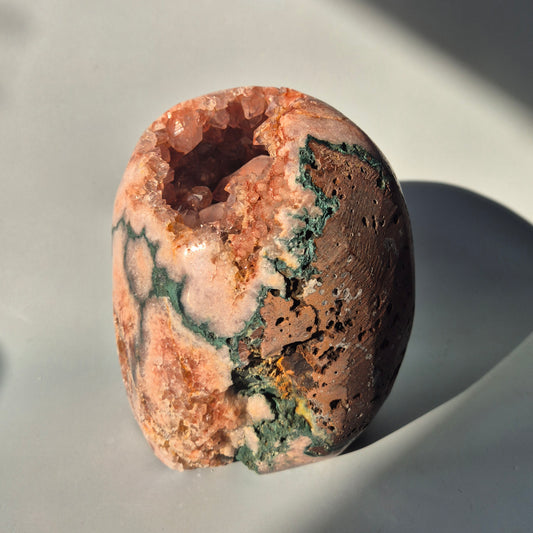 XXL A+ Edelsteen Druzy Pink Amethist Geode Freeform van 2600 gram Statement Piece