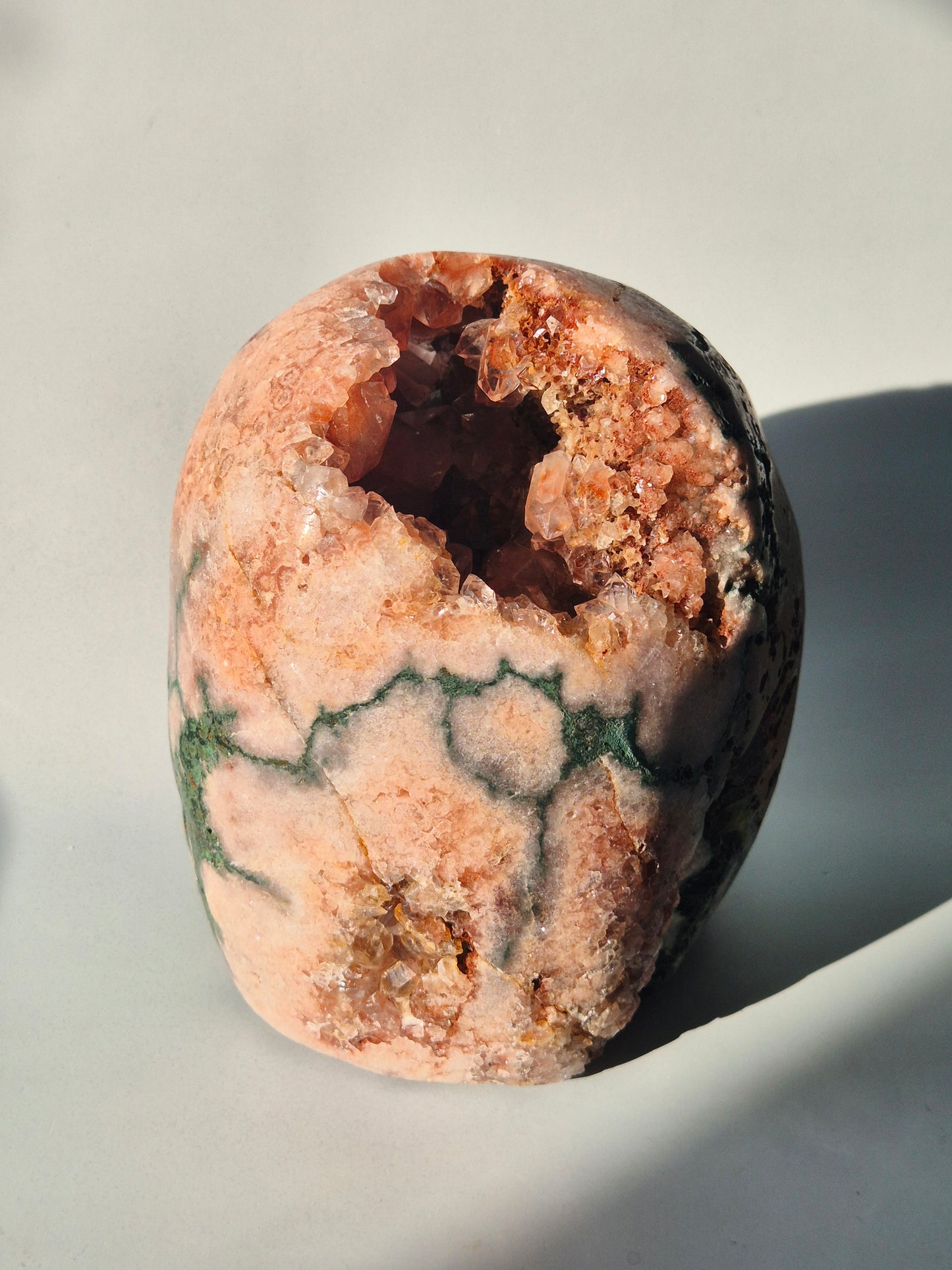 XXL A+ Edelsteen Druzy Pink Amethist Geode Freeform van 2600 gram Statement Piece